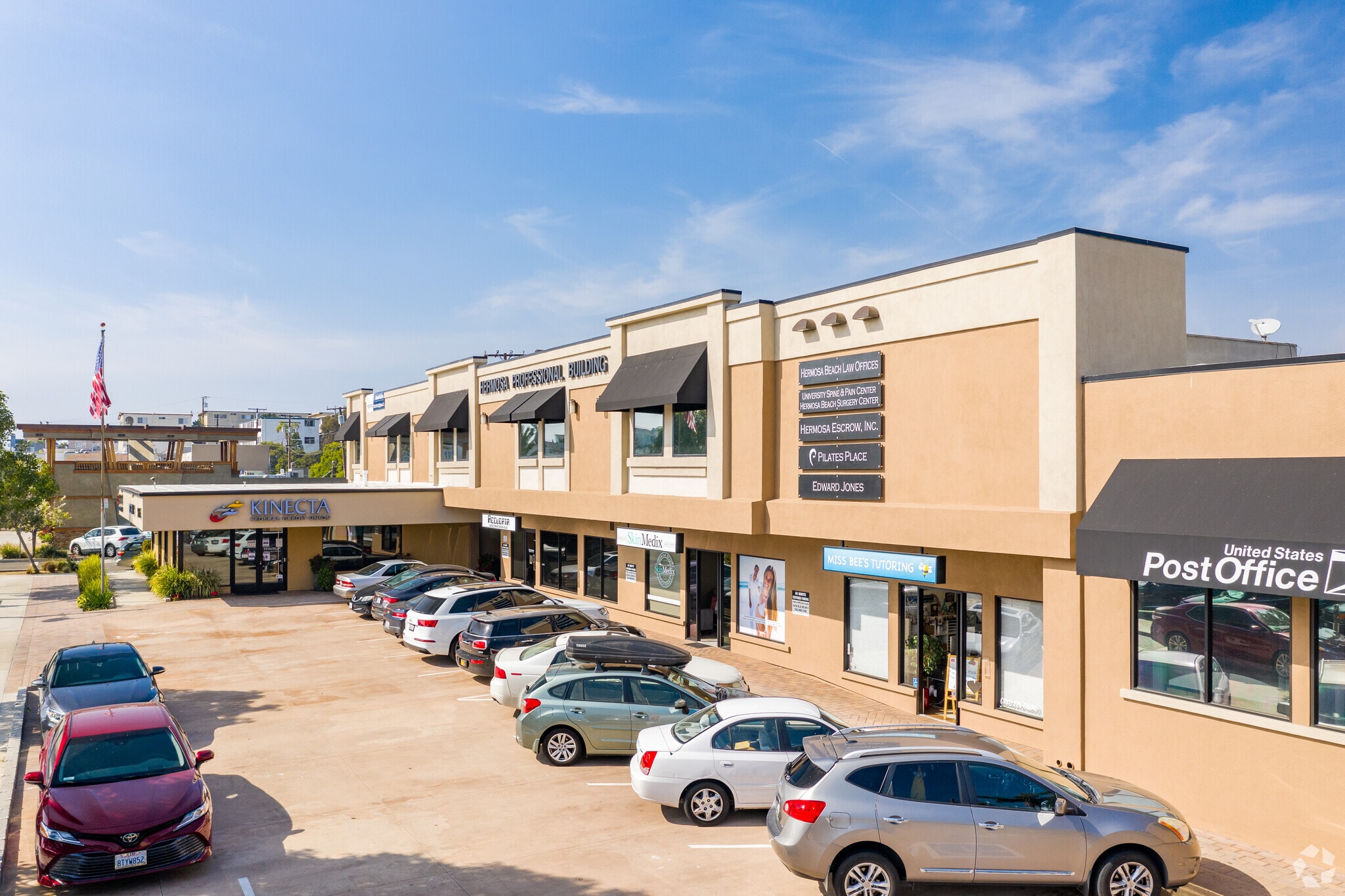 555 Pier Ave, Hermosa Beach, CA à louer Photo principale– Image 1 sur 11