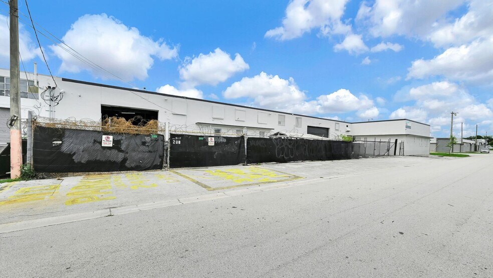 286-288 NE 67th St, Miami, FL à vendre - Photo de l’immeuble – Image 3 sur 4