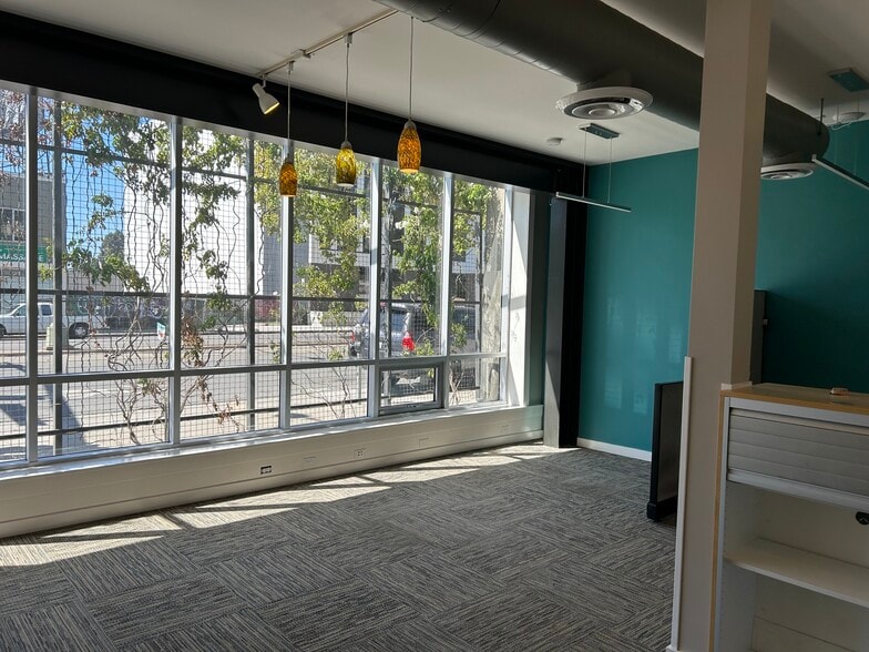 3820 Broadway, Oakland, CA à louer - Photo de l’immeuble – Image 3 sur 29