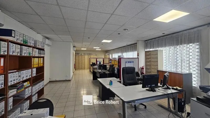 Immeuble residentiel dans Lyon à vendre - Photo intérieure – Image 2 sur 8