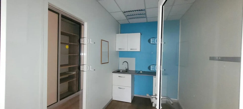 Local d’activités dans Beynost à louer - Photo de l’immeuble – Image 2 sur 9