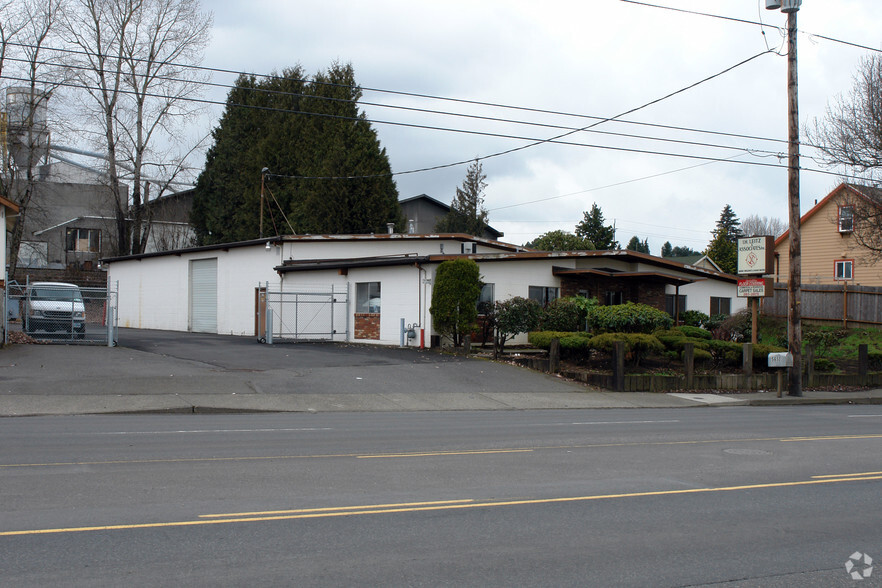 5650 NE Columbia Blvd, Portland, OR à louer - Photo principale – Image 1 sur 2
