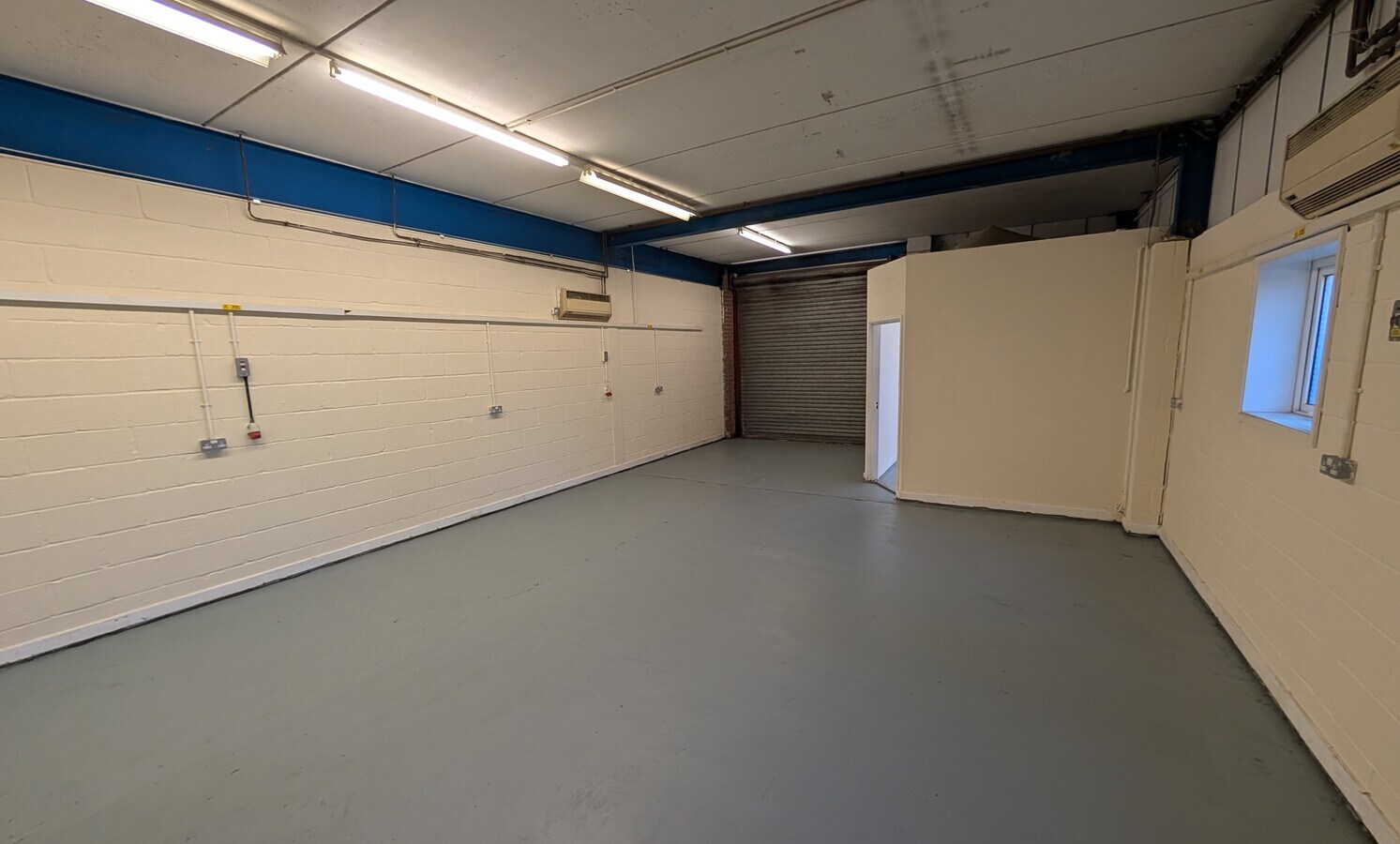 Park St, Gosport, HAM PO12 4UH - Lot 1 - - Photo intérieure - Image 1 of 2