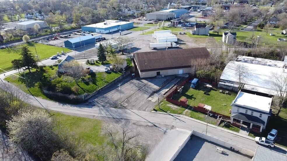 165 E Circular St, Lima, OH à vendre - Photo de l’immeuble – Image 2 sur 5