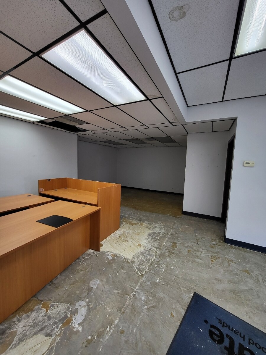 7851 Ogden Ave, Lyons, IL à louer Photo intérieure– Image 1 sur 2