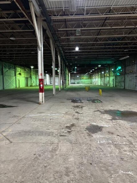 350 S Mill St, Plymouth, MI à louer - Photo de l’immeuble – Image 3 sur 9