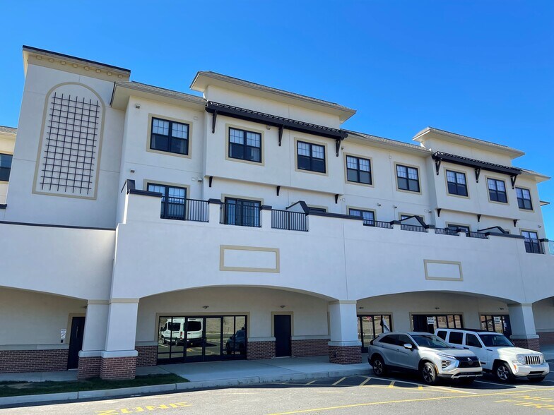 Route 33 & Millhurst Rd, Manalapan Township, NJ à louer - Photo de l’immeuble – Image 2 sur 6