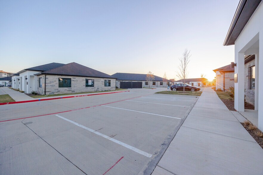 6000 Alma Rd, McKinney, TX à louer - Photo de l’immeuble – Image 3 sur 40