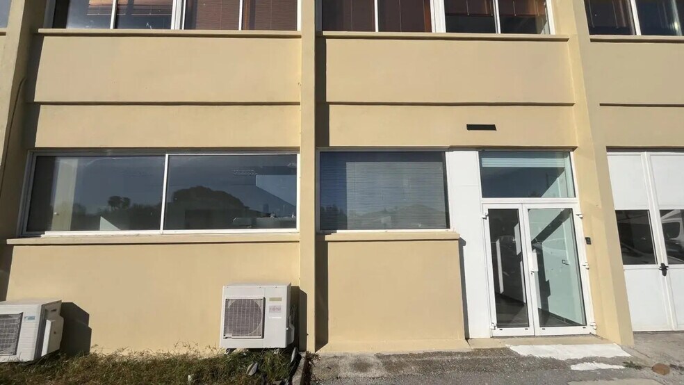 Local d’activités dans Biot à louer - Photo de l’immeuble – Image 3 sur 11