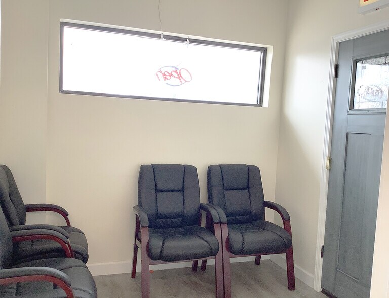 4857 N Western Ave, Chicago, IL à louer - Hall d’entrée – Image 3 sur 8