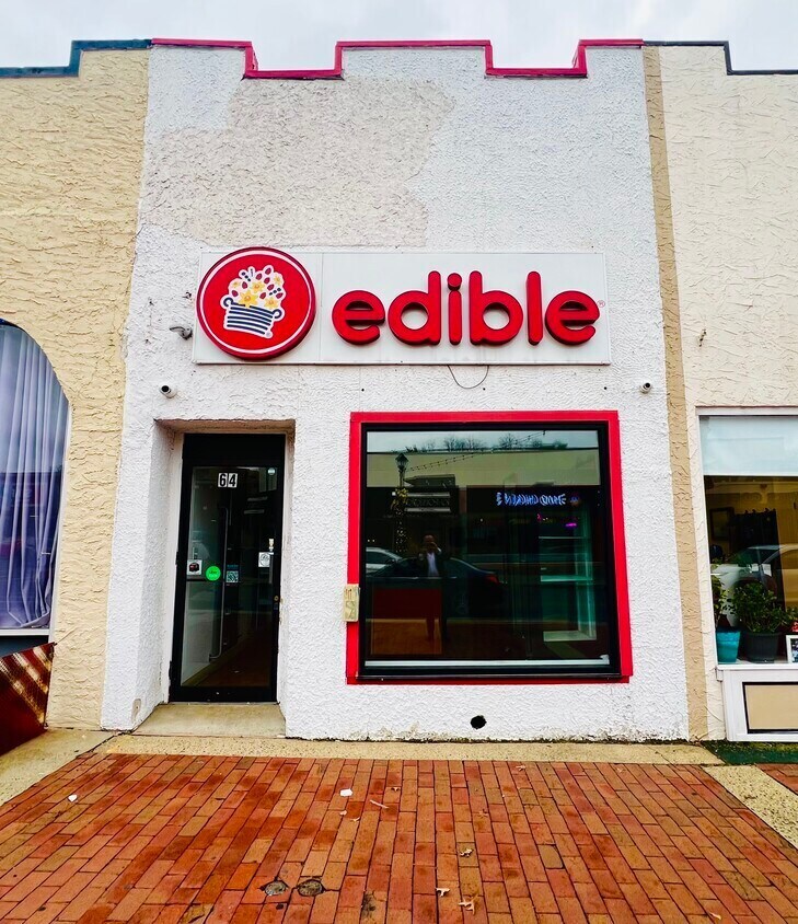 64 School St, Glen Cove, NY à louer Photo principale– Image 1 sur 4