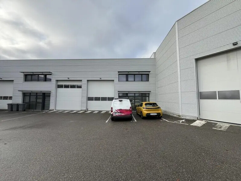 44 Rue De L'Avenir, Genas à louer - Photo de l’immeuble – Image 3 sur 14