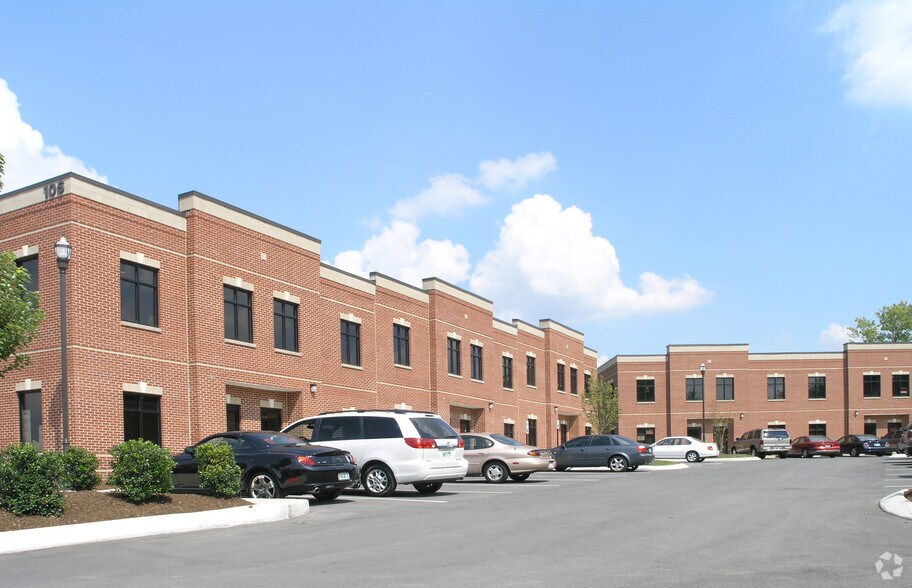 106 Mission Ct, Franklin, TN à louer - Photo de l’immeuble – Image 3 sur 9