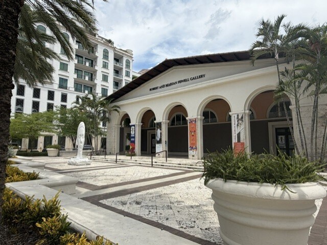 290 Aragon Ave, Coral Gables, FL à louer - Photo de l’immeuble – Image 3 sur 6