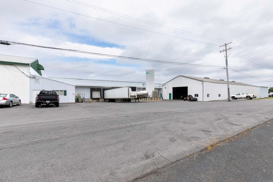 1323 Towpath Rd, Port Byron, NY à vendre - Photo de l’immeuble – Image 1 sur 27