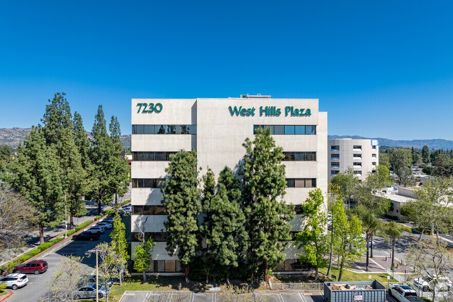 7230 Medical Center Dr, West Hills, CA à louer - Photo de l’immeuble – Image 3 sur 9