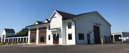 32550 N US Highway 12, Volo, IL à louer Photo de l’immeuble– Image 1 sur 2