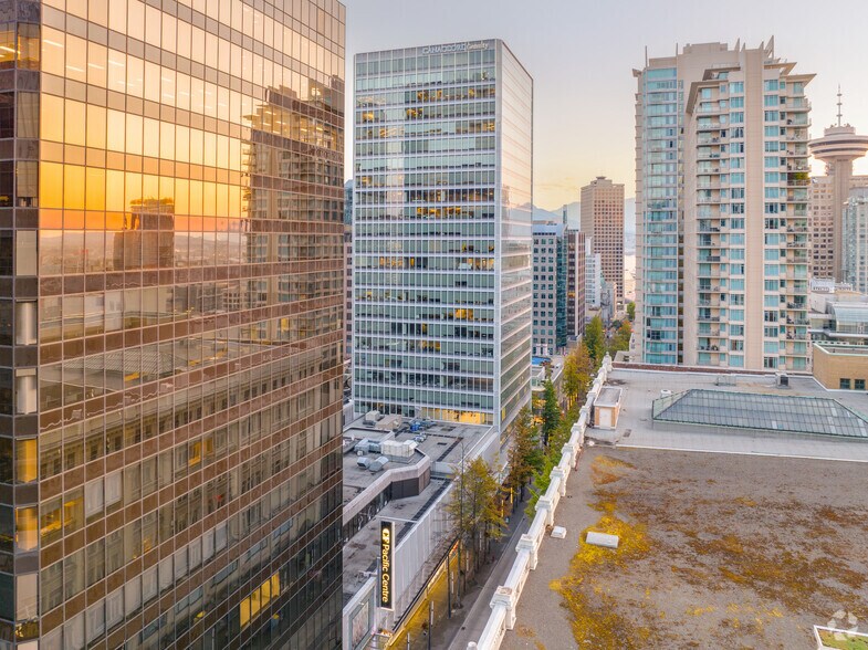 609 Granville St, Vancouver, BC à louer - Photo de l’immeuble – Image 1 sur 13