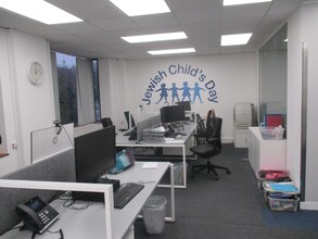 Arcadia Ave, Londres à louer Photo intérieure– Image 2 sur 2