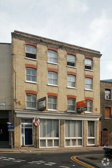 27 Holywell Row, Londres à louer - Photo de l’immeuble – Image 3 sur 11