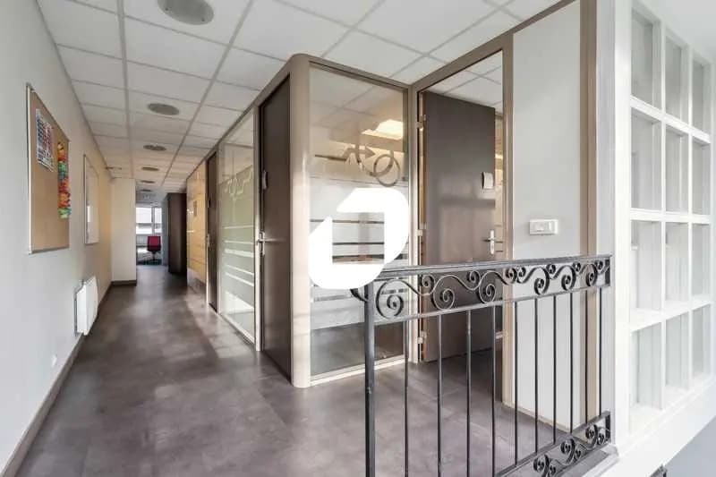 Bureau dans Enghien-les-Bains à louer - Photo de l’immeuble – Image 3 sur 14