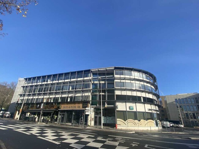 Plus de détails pour 120 Rue De Saint-Cyr, Lyon - Bureau à vendre