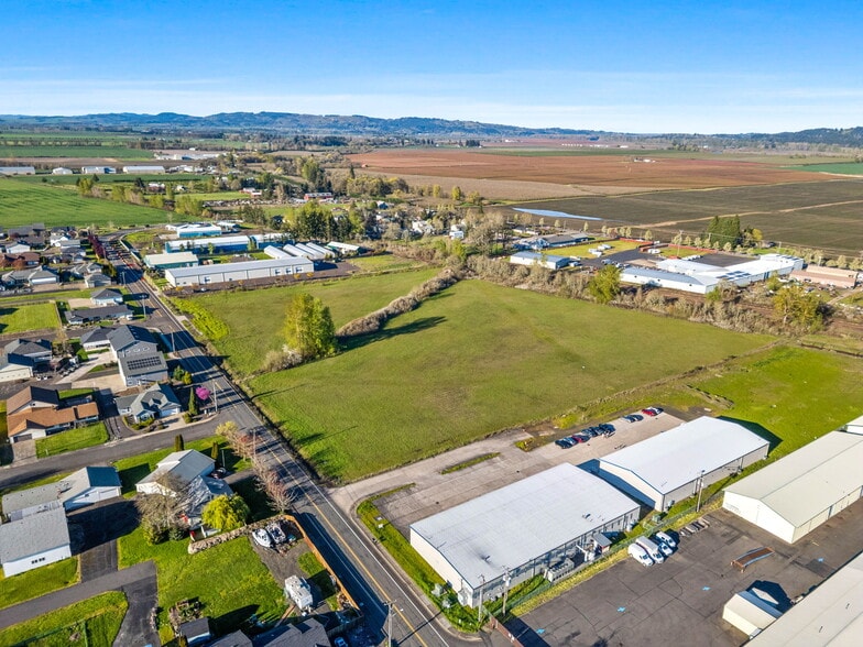 614 Cessna St, Independence, OR à vendre - Aérien – Image 2 sur 18