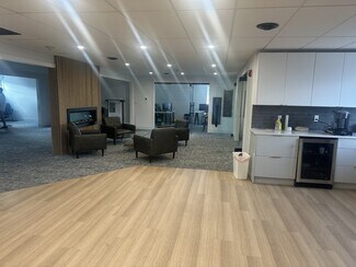 Plus de détails pour 30 Coronado Rd, Warwick, RI - Bureau, Industriel/Logistique à louer