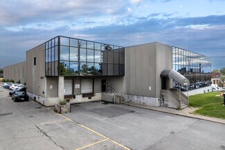 Plus de détails pour 9 Densley Ave, Toronto, ON - Industriel/Logistique à louer