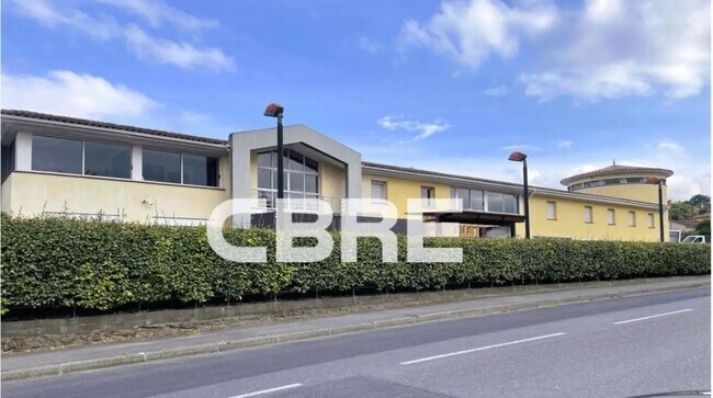 Plus de détails pour Local d’activités à vendre