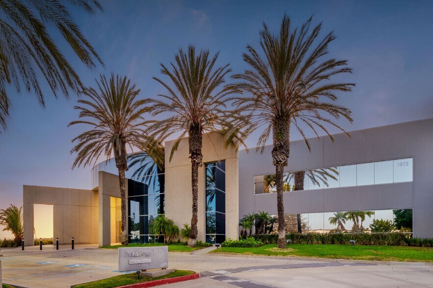 1675 Faraday Ave, Carlsbad, CA à vendre - Photo de l’immeuble – Image 2 sur 18