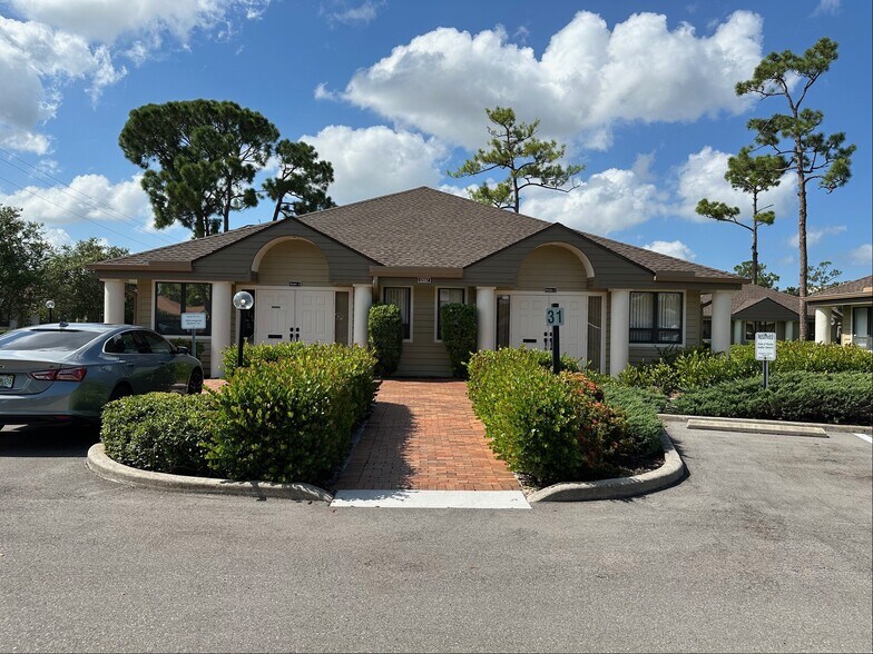 12557 New Brittany Blvd, Fort Myers, FL à vendre - Photo principale – Image 1 sur 10