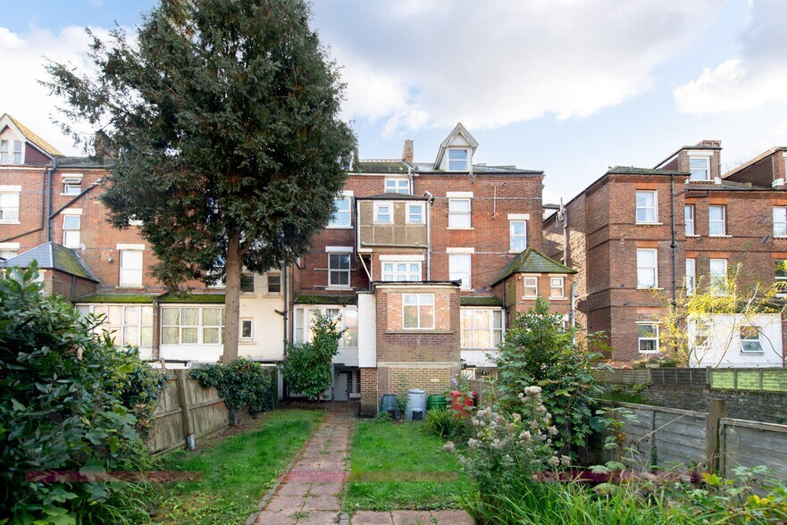 16 Shorncliffe Rd, Folkestone à louer - Photo de l’immeuble – Image 2 sur 9