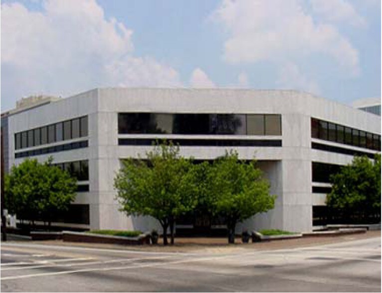 200 E Ponce De Leon Ave, Decatur, GA à louer - Photo de l’immeuble – Image 2 sur 17