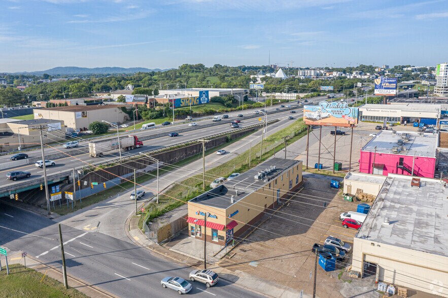 835 4th Ave S, Nashville, TN à vendre - Photo de l’immeuble – Image 3 sur 5
