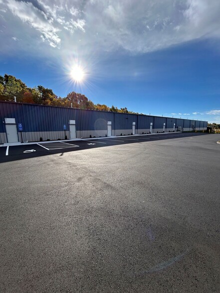 32 Industrial Rd, Prospect, CT à louer - Photo de l’immeuble – Image 1 sur 5
