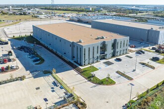 2200-2300 SE Loop 820 Hwy, Fort Worth, TX - VUE AÉRIENNE  vue de carte - Image1