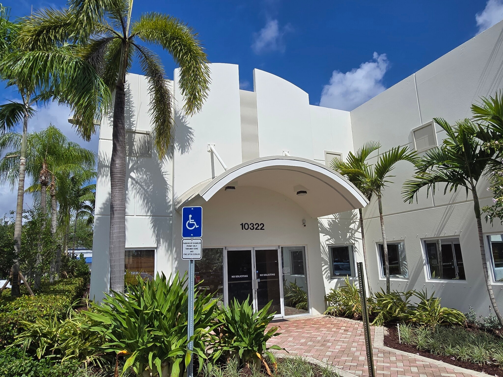 10310-10322 NW 55th St, Sunrise, FL à louer Photo de l’immeuble– Image 1 sur 7