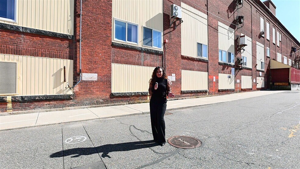 1 Bigelow St, Holyoke, MA à vendre - Vidéo sur l’annonce professionnelle – Image 2 sur 6