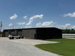 25 Mack St, Batesville, AR à louer Photo de l’immeuble– Image 1 sur 7