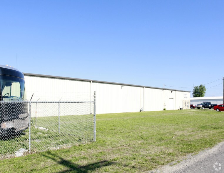 2761 Firethorn Dr, Goshen, IN à vendre - Photo de l’immeuble – Image 2 sur 2