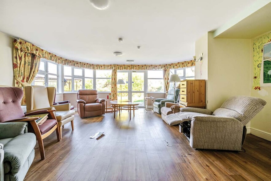 58 High Rd, Felixstowe à vendre - Photo de l’immeuble – Image 2 sur 6