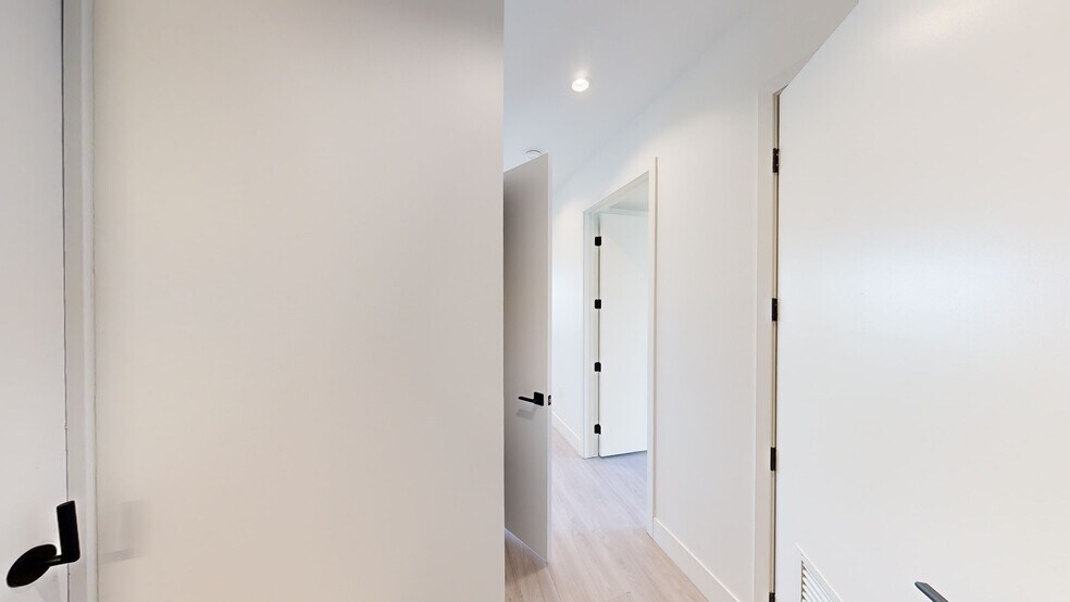 200 N Toluca St, Los Angeles, CA à vendre - Numérisation 3D Matterport – Image 2 sur 35