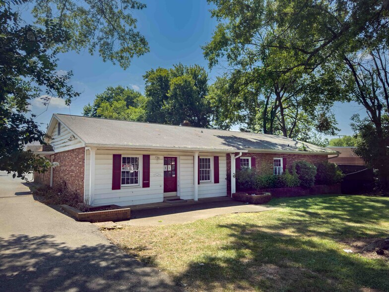 6916 Harrisburg Rd, Charlotte, NC à vendre - Photo de l’immeuble – Image 2 sur 12