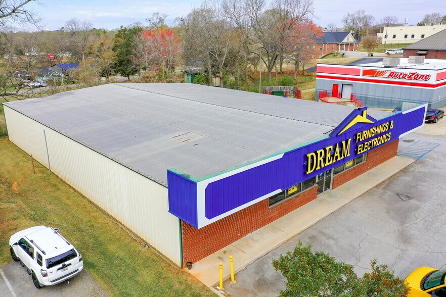 440 Hampton Ave, Pickens, SC à vendre - Photo de l’immeuble – Image 2 sur 10
