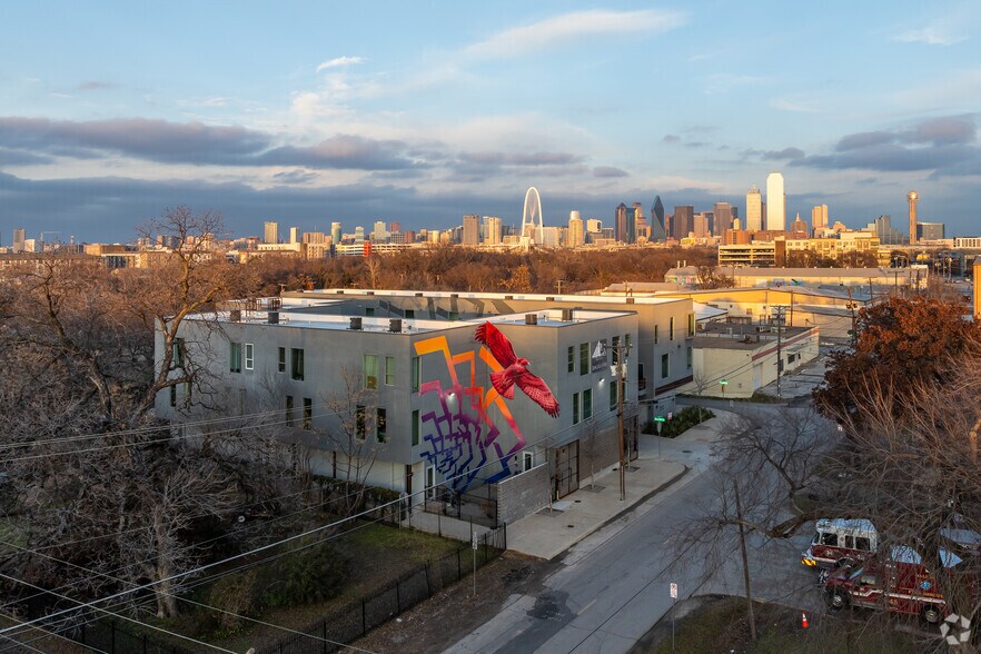 707 W Commerce St, Dallas, TX à vendre - Aérien – Image 1 sur 32