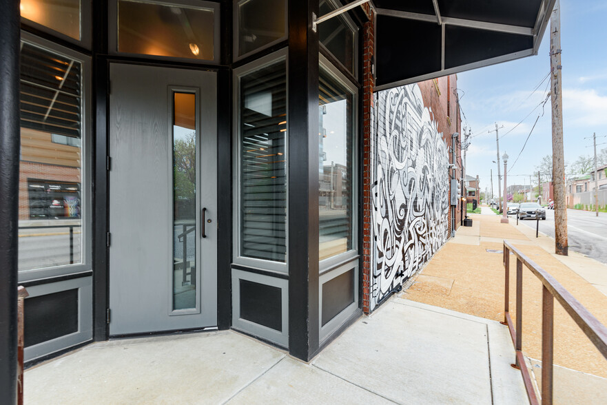 4370 Manchester Ave, Saint Louis, MO à louer - Photo de l’immeuble – Image 2 sur 3