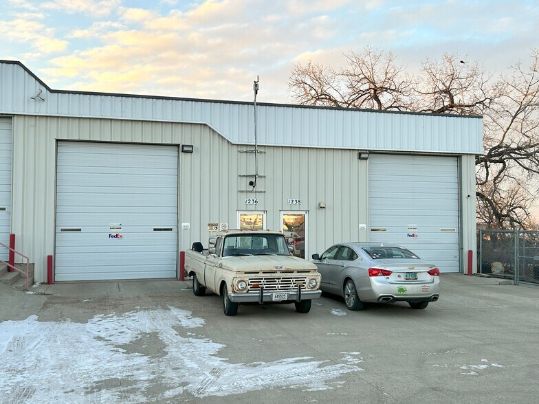 1236 & 1238 Airport Rd, Bismarck, ND à louer - Photo principale – Image 1 sur 1