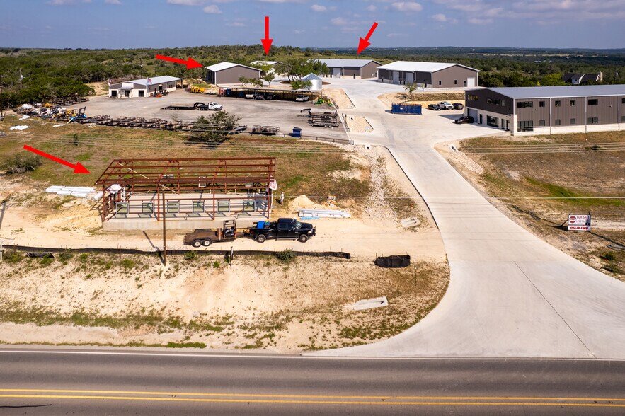 30305 Ranch Road 12, Dripping Springs, TX à vendre - Photo de l’immeuble – Image 2 sur 3