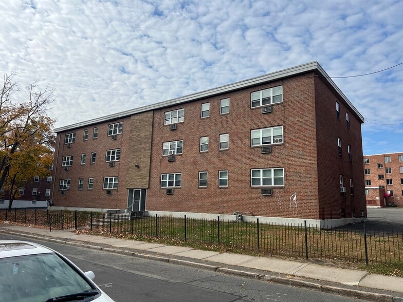 23 Marshall St, Hartford, CT à vendre - Photo de l’immeuble – Image 2 sur 12